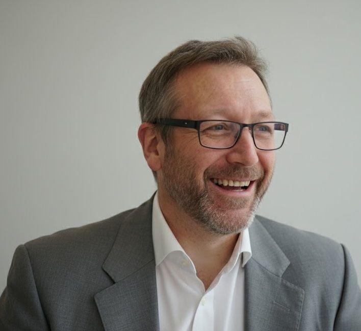 Dr Andrew Wilson